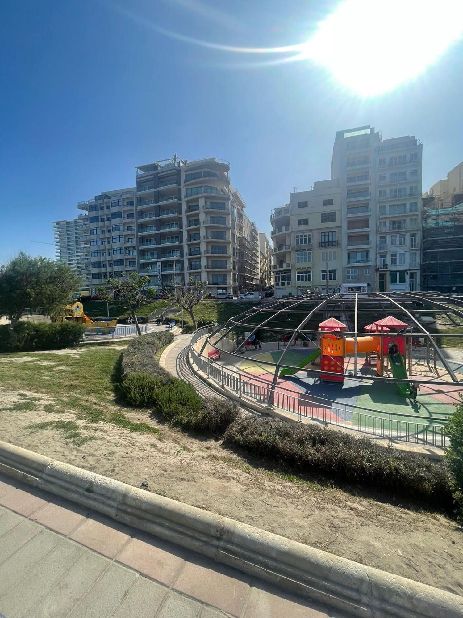Aron Seaviews Apartment Sliema Exterior photo
